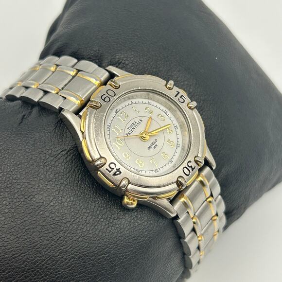 Vintage Timex Essentials Indiglo Silver St. Steel Women’s Watch, 27mm Working - Picture 3 of 8